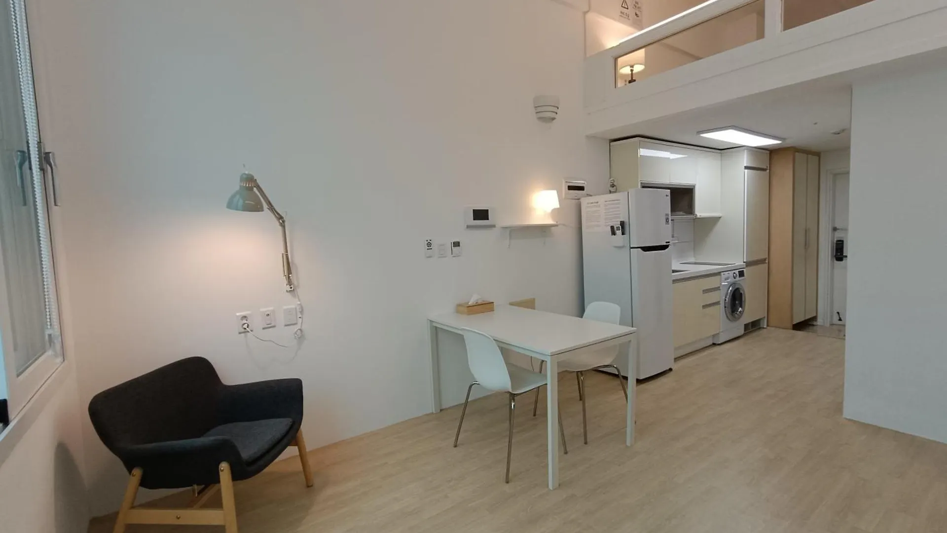 Minimalism Stay At Gimpo Airport Σεούλ Νότια Κορέα